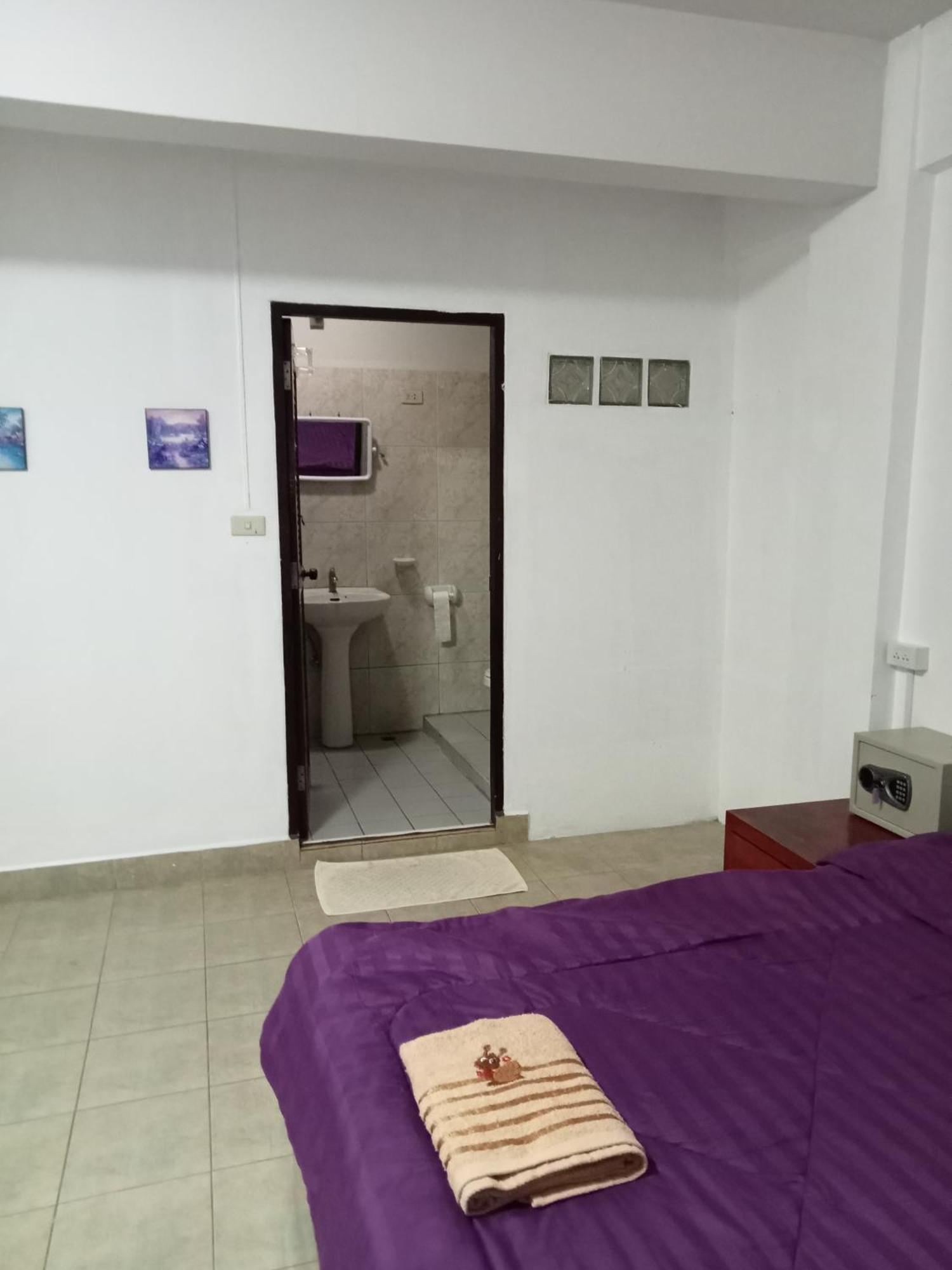 Pluemchai Guesthouse Jomtien Beach Εξωτερικό φωτογραφία