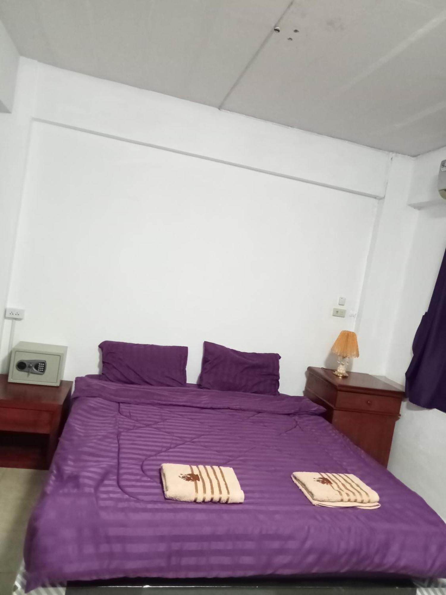 Pluemchai Guesthouse Jomtien Beach Εξωτερικό φωτογραφία