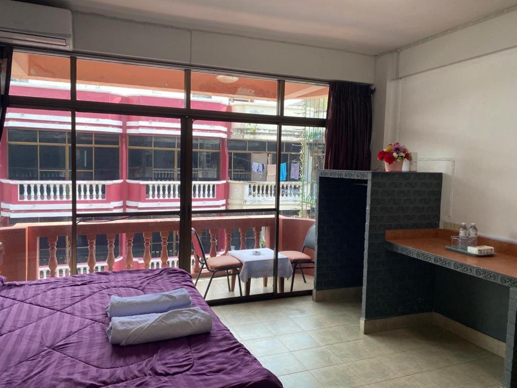 Pluemchai Guesthouse Jomtien Beach Εξωτερικό φωτογραφία